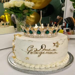 Zümrüt Yeşil Taşlı Pasta Tacı